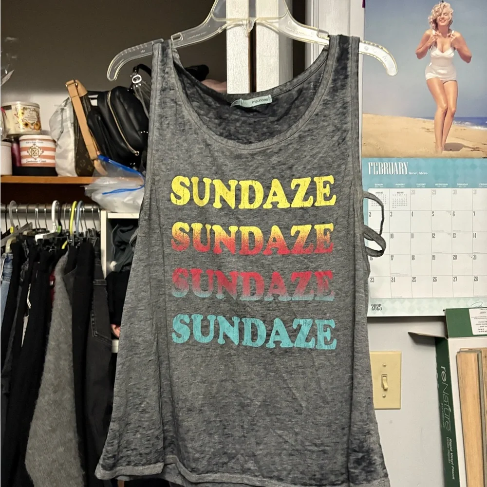 Maurices Gray Muscle Tee with Colorful Print - Picture 1 of 3